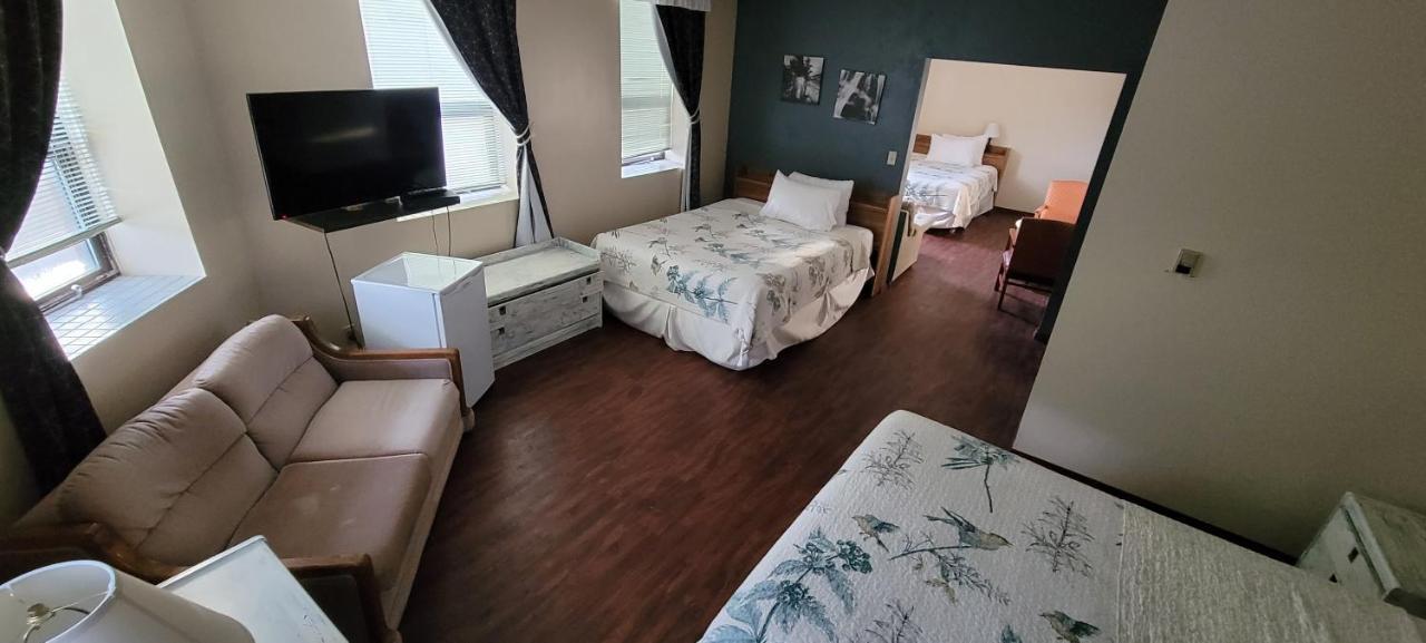 The Cosmopolitan Hotel Blairmore ภายนอก รูปภาพ